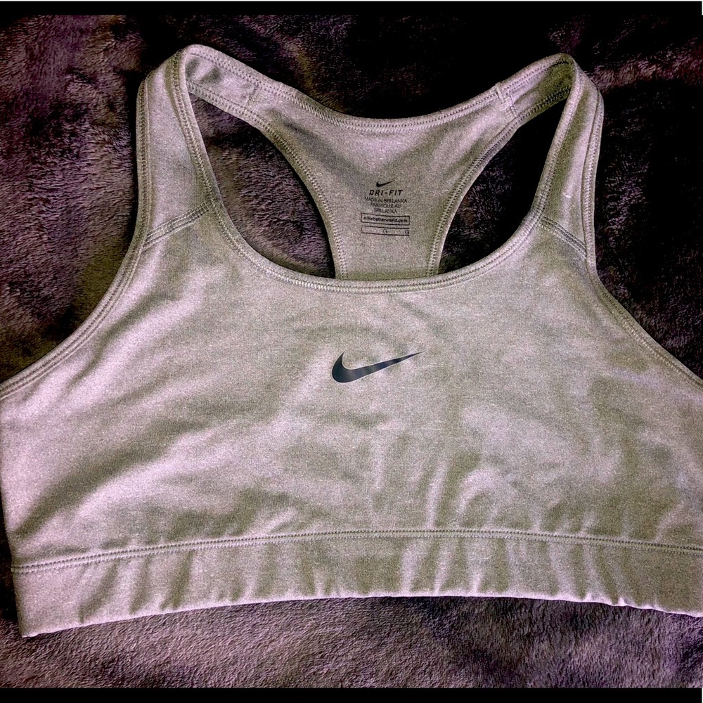 Nike Dri-Fit Sports Bra (medium impact)